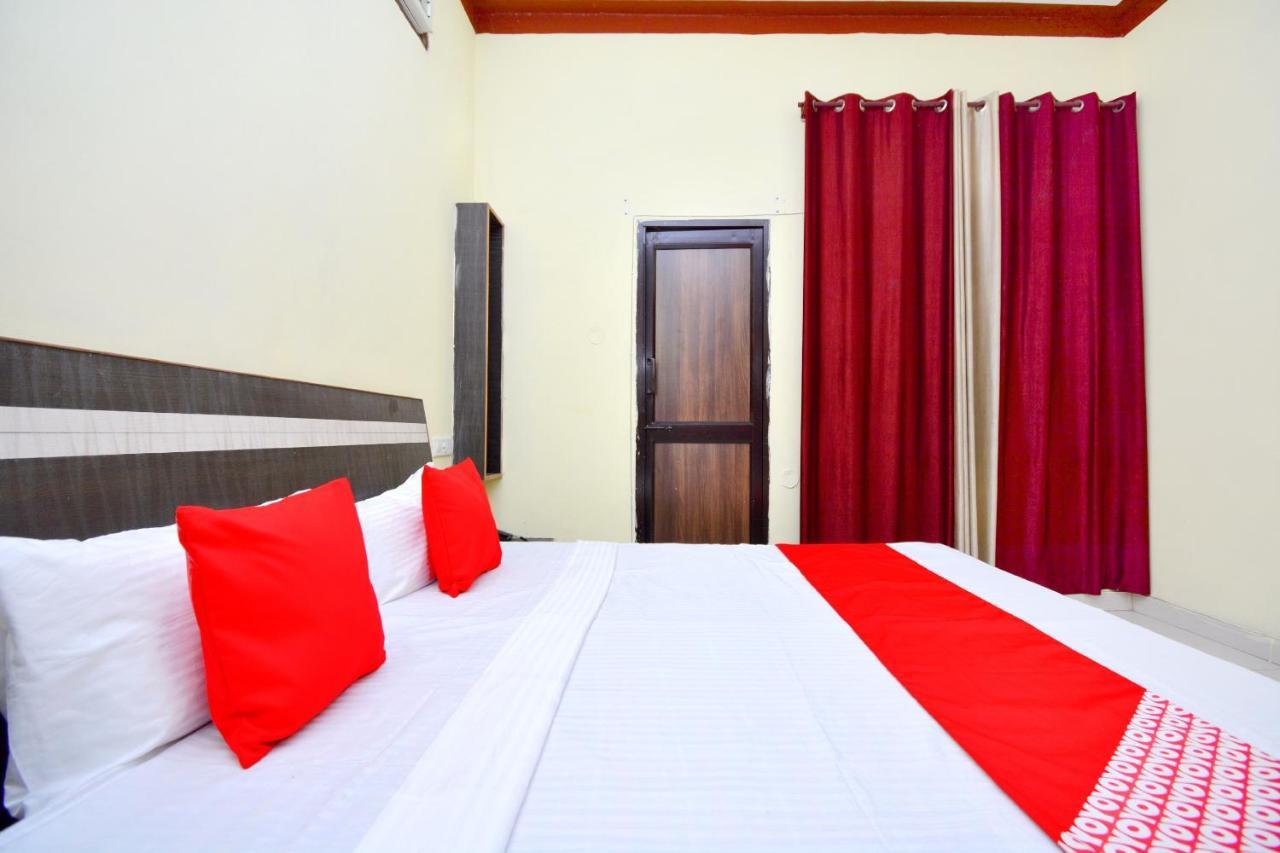 Oyo 40306 White House Hotell Jalandhar Exteriör bild
