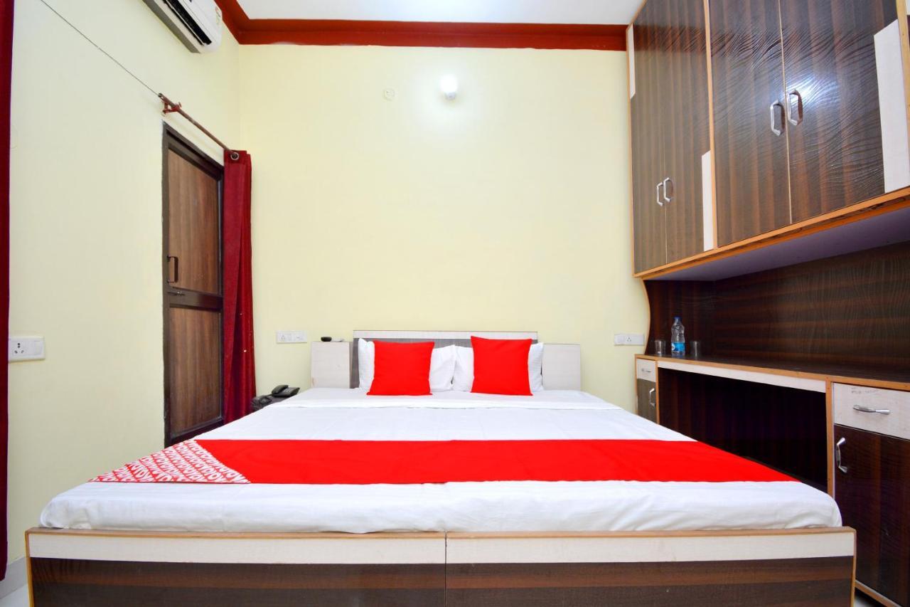 Oyo 40306 White House Hotell Jalandhar Exteriör bild