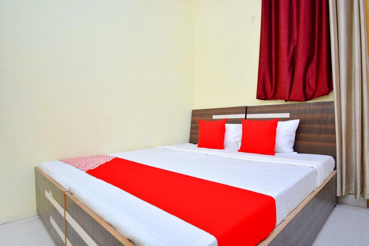 Oyo 40306 White House Hotell Jalandhar Rum bild