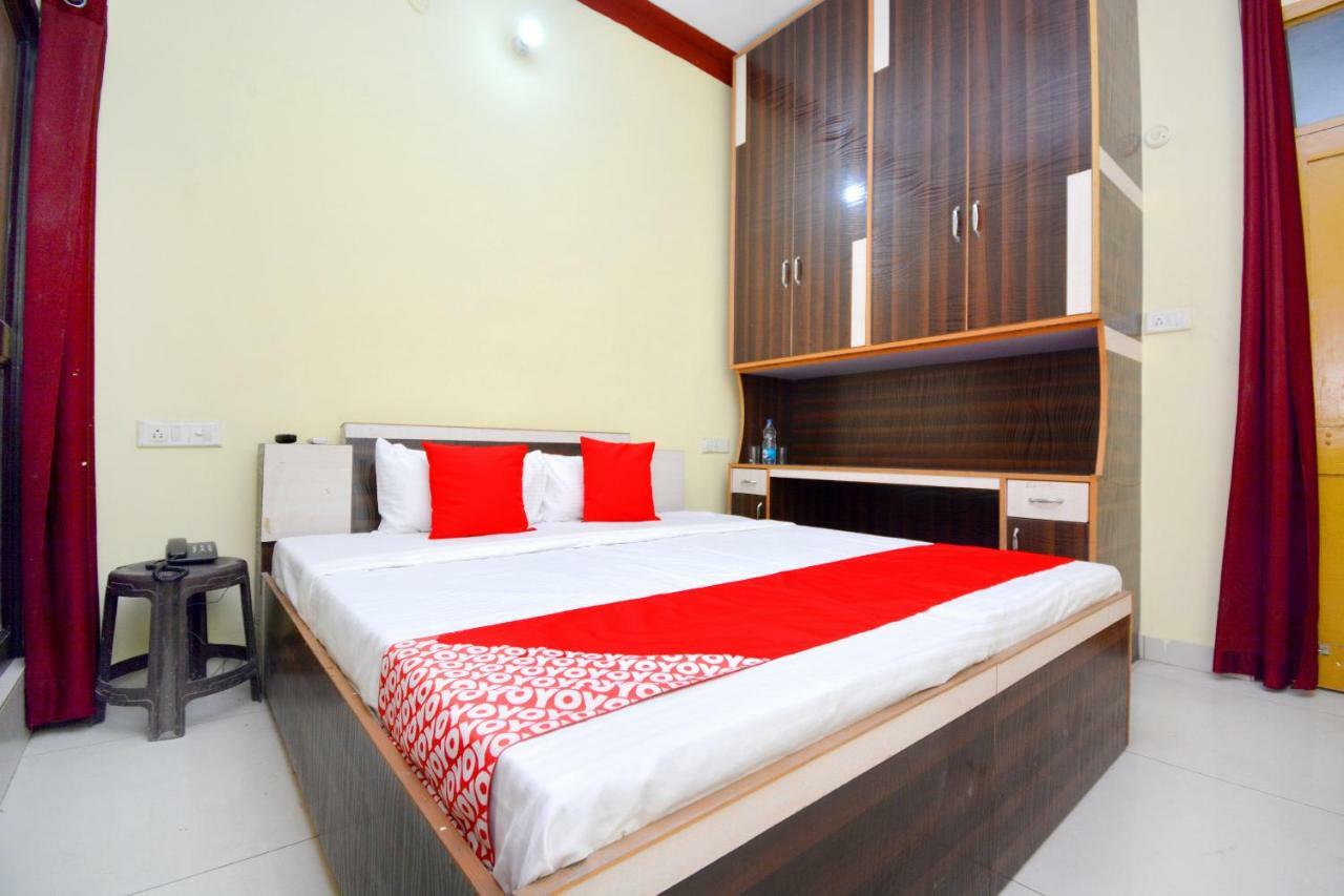 Oyo 40306 White House Hotell Jalandhar Exteriör bild